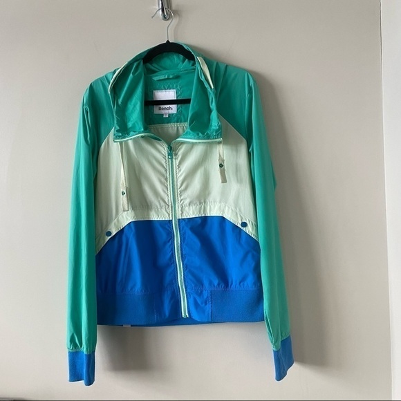 BENCH-BLUE & Green Colour Block Windbreaker (Size:Large) - Picture 3 of 12